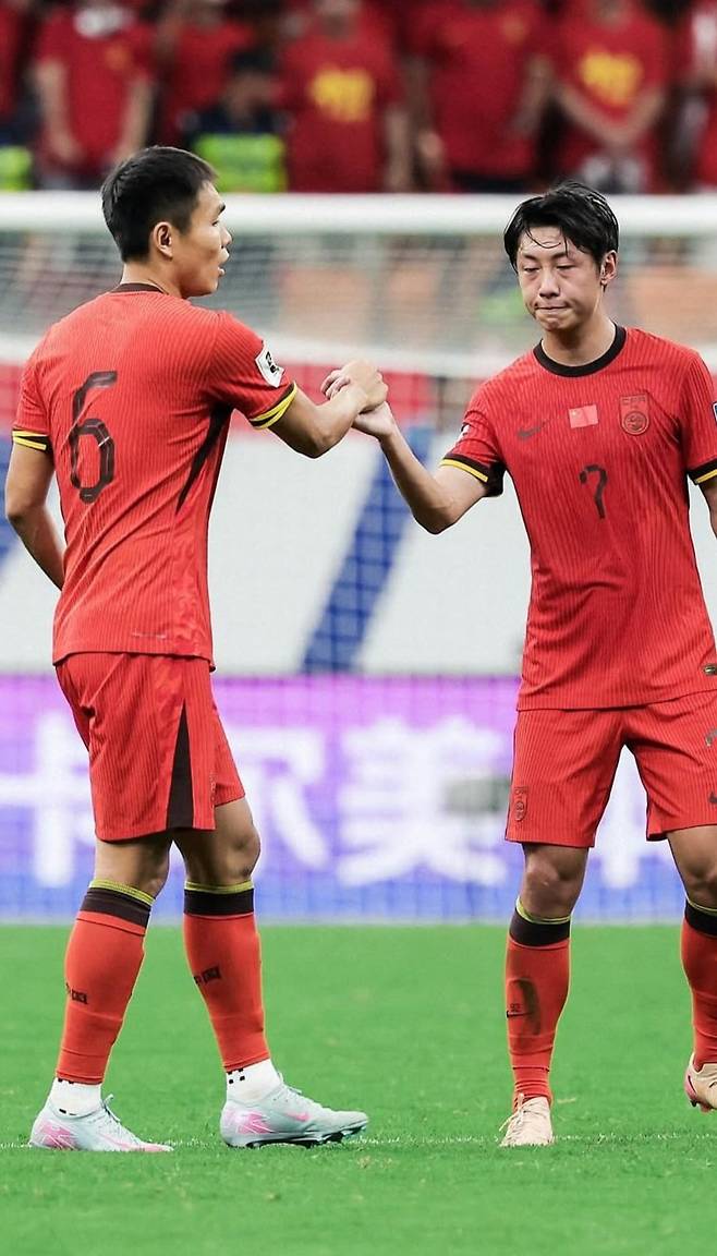 북중미월드컵 본선행을 확정한 한국, 일본은 철저한 선수 테스트에 초점을 맞춘 E-1 챔피언십에 중국대표팀만 의욕을 불태우고 있다. ‘홍명보호’로선 부상을 야기하는 상대의 거친 플레이를 주의해야 한다. 사진출처|중국축구협회 인스타그램