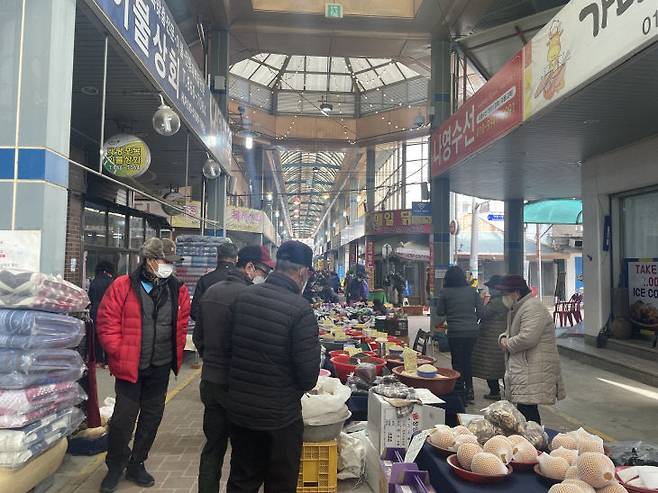 금남면 대평시장의 오일장 모습. 대평시장을 중심으로 맛집·카페가 자리잡고 있다. 사진=중도일보 DB.