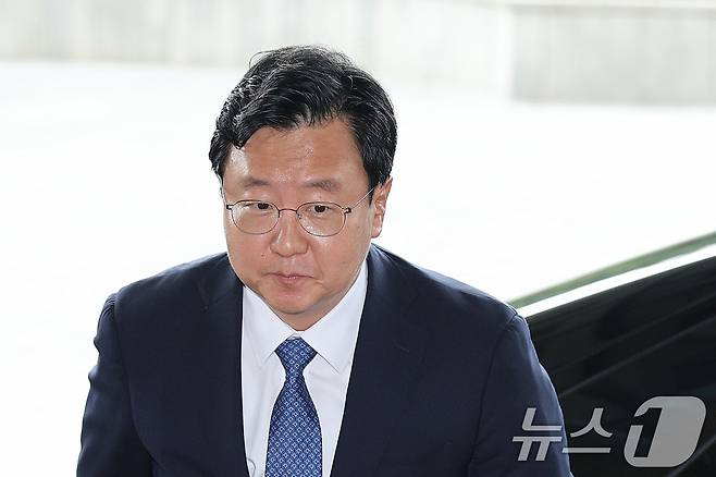 정진우 신임 서울중앙지검장이 4일 오전 서울 서초구 서울중앙지검으로 출근하고 있다. 2025.7.4/뉴스1 ⓒ News1 신웅수 기자