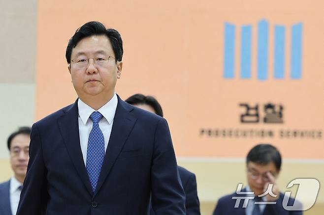 정진우 신임 서울중앙지검장(왼쪽)이 4일 오전 서울 서초구 서울중앙지검에서 열린 자신의 취임식에 참석하고 있다. 2025.7.4/뉴스1 ⓒ News1 신웅수 기자