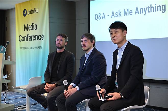 Dataiku co-founder and Chief Technology Officer Clément Sténac (center) attends a media conference in Seoul on July 3 with Vice President of Platform Strategy Jed Dougherty (left) and Korea Country Manager JD Kim.