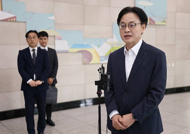 이재명 정부 초대 산업통상자원부 장관에 지명된 김정관 후보자(두산 에너빌리티 사장)가 30일 오전 서울 강남구 한국기술센터에 마련된 인사청문회 준비단 사무실로 출근하며 지명 소감을 밝히고 있다. /뉴스1