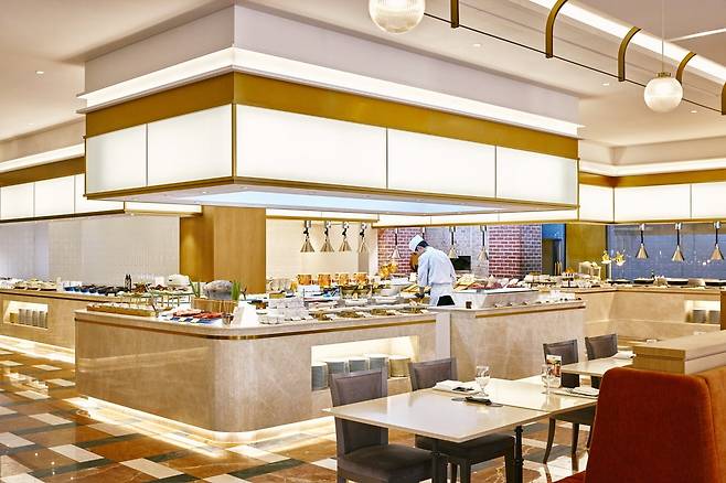 그랜드 머큐어 임피리얼 팰리스 서울 강남, 뷔페 패밀리아 1주년 기념 프로모션