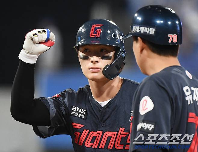 27일 대구 라이온즈파크에서 열린 롯데-삼성전. 6회초 2사 윤동희가 안타를 친 후 기뻐하고 있다. 대구=정재근 기자 cjg@sportschosun.com/2025.5.27/