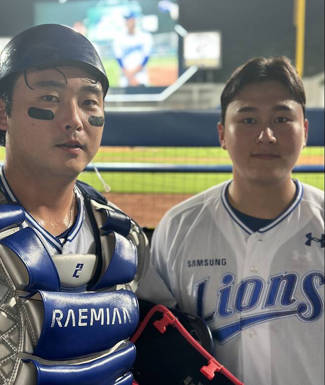 4일 대구 LG전에서 배터리를 이룬 삼성 포수 김재성(왼쪽)과 이승현. 대구=이형석 기자