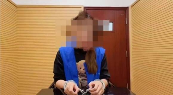 중국의 20대 여성이 2달 넘게 악성 민원을 넣으며 의식주를 해결한 사실이 드러났다