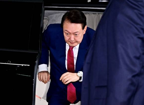 윤석열 전 대통령 특검 출석 - 윤석열 전 대통령이 5일 오전 서초구 서울고등검찰청에 마련된 내란특검에서 2차 대면조사를 받기 위해 출석하고 있다. 2025.7.5 공동취재