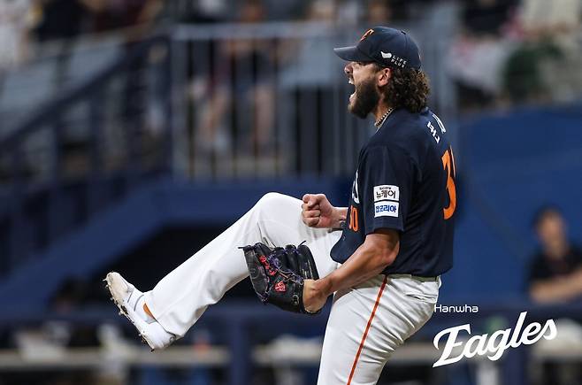 한화 폰세는 4일 고척 키움전에서 7이닝 1실점으로 호투하며 팀 승리에 보탬이 됐다. 그는 전반기 압도적인 투구를 펼치며 KBO리그 역사에 남을 외국인 투수로 발전하고 있다. 사진제공|한화 이글스