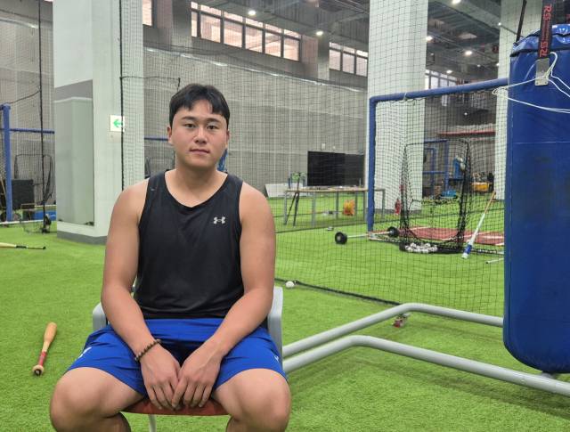 삼성 라이온즈의 이승현이 취재진과 인터뷰에 응한 모습. 채정민 기자