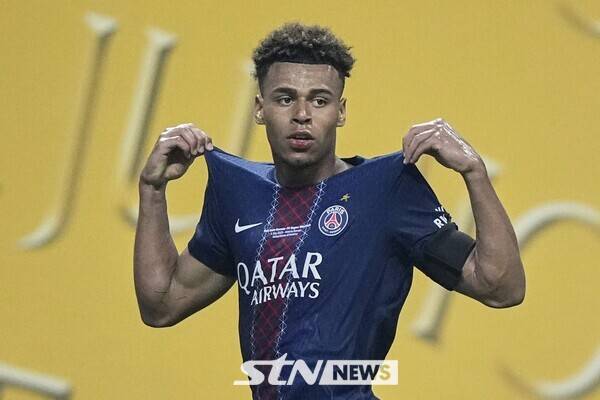 득점 후 환호하는 파리 생제르맹 FC 윙포워드 데지레 두에. /사진=뉴시스/AP