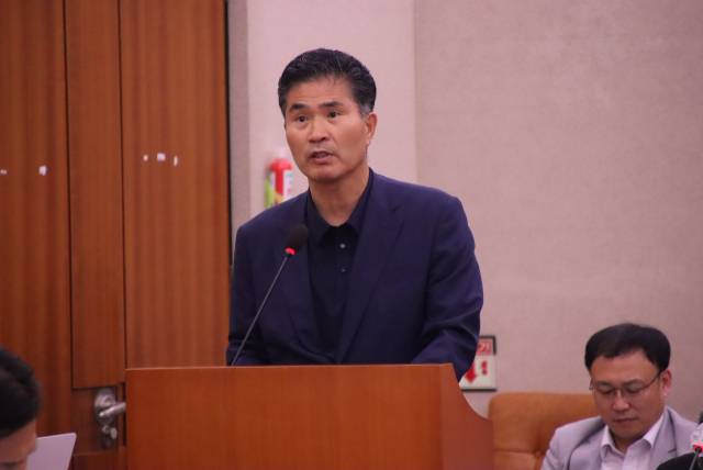 ▲이원택 더불어민주당 전북자치도당위원장은 5일 페이스북에 글을 올리고 "'2025년 2차 추경안'이 국회를 통과한 만큼 민생과 지역경제 회복의 골든타임을 살리겠다"고 다짐했다. ⓒ이원택 의원 페이스북