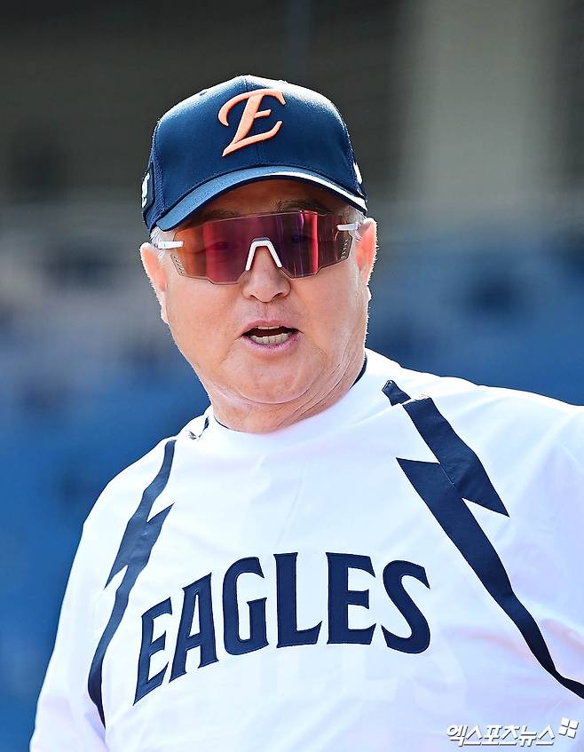 김경문 감독이 이끄는 한화 이글스가 6일 서울 고척스카이돔에서 열리는 2025 신한 SOL Bank KBO리그 키움 히어로즈와의 팀 간 10차전에서 3연승에 도전한다. 사진 엑스포츠뉴스 DB
