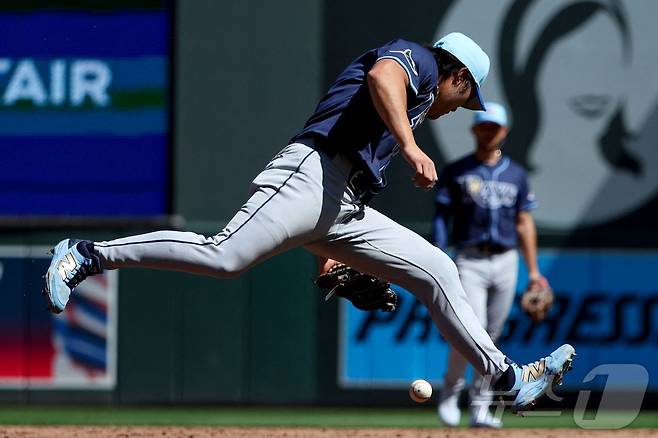 수비하는 김하성. ⓒ AFP=뉴스1