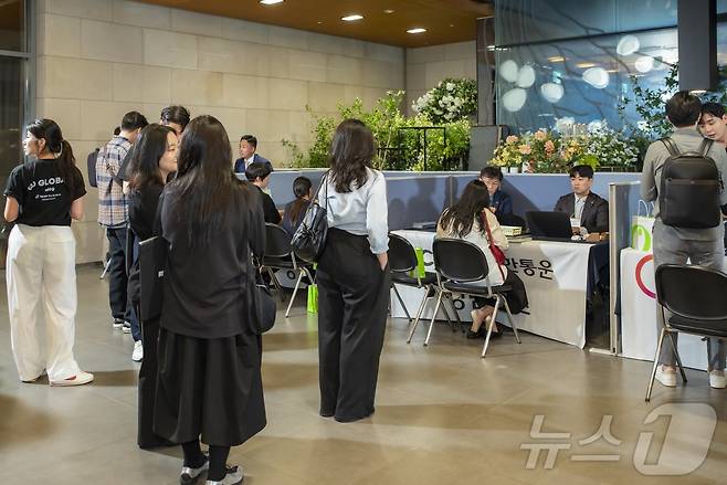 CJ대한통운이 틱톡 등과 손잡고 K브랜드의 해외 진출 지원에 나선다. 17일 진행된 K브랜드 동남아 일본 틱톡샵 진출 로드맵 세미나의 모습. (CJ대한통운 제공) ⓒ News1