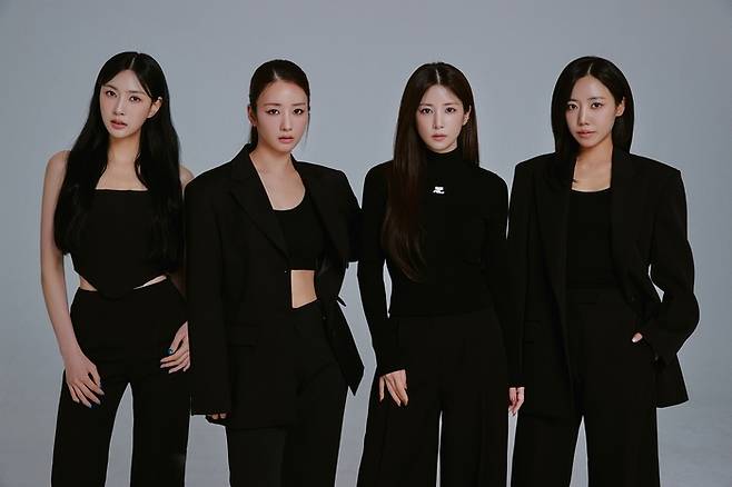 오하영, 윤보미, 박초롱, 김남주(왼쪽부터). 사진 | 위드어스엔터테인먼트