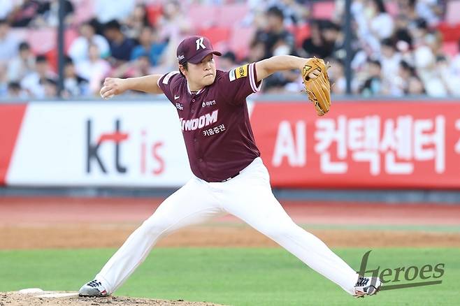 키움 투수 박주성이 투구에 임하고 있다. 사진 | 키움 히어로즈