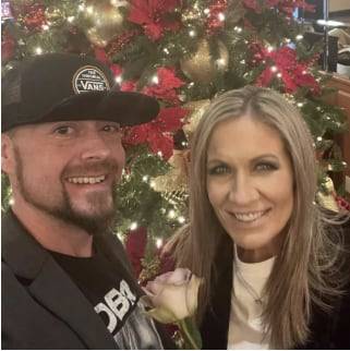 6명의 일가족이 물살에 휩쓸린 뒤 한 명만 구조되는 상황도 발생했다. 미셸 크로스랜드(오른쪽)과 코디 크로스랜드 부부도 피해자 중 하나다./Hailey Chavarria