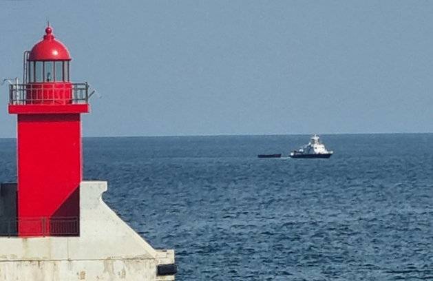 (기사와 직접적 관련 없는 참고사진) 사진은 해상에서 표류하던 북한 소형 목선을 예인하는 모습. 2023.10.24 뉴스1