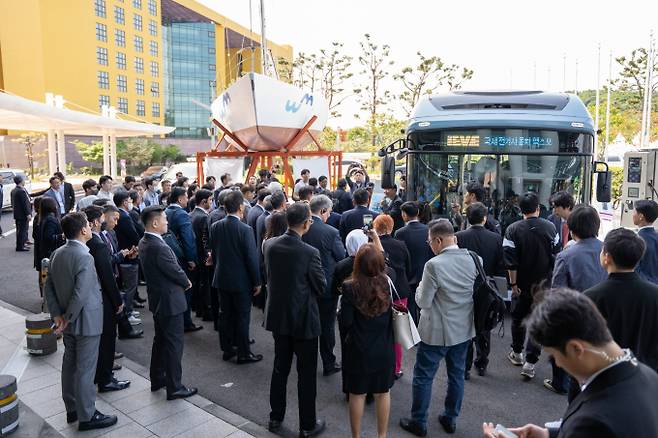 제12회 국제 e모빌리티엑스포가 제주신화월드 일대에서 9~12일 열린다. 사진은 지난해 행사 당시 모습. /사진=e모빌리티엑스포 조직위