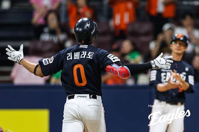 한화 루이스 리베라토(왼쪽) 사진제공|한화 이글스