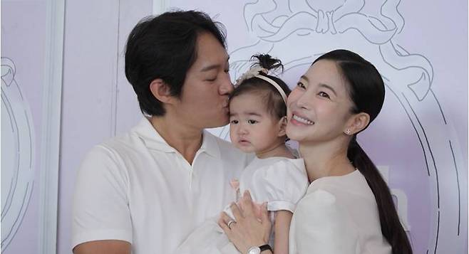 ▲ 김윤지 가족. 제공| '슈퍼맨이 돌아왔다'