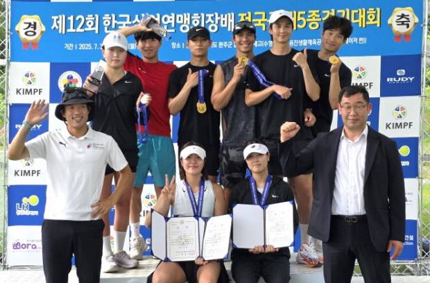 전남도청 근대5종팀이 지난 7일 전북 완주에서 막을 내린 ‘제12회 한국실업연맹회장배 전국근대5종경기대회’에서 금메달 3개, 은메달 1개를 획득한 뒤 포즈를 취하고 있다. 전남도체육회 제공