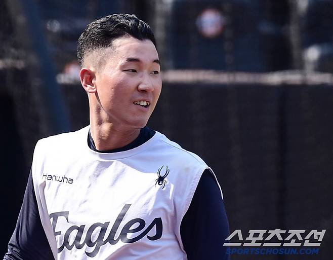 8일 대전 한화생명 볼파크에서 열리는 한화와 KIA의 주중 3연전 첫 번째 경기. 머리를 짧게 자르고 훈련하는 한화 황영묵. 대전=송정헌 기자songs@sportschosun.com/2025.07.08/