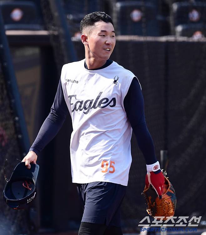 8일 대전 한화생명 볼파크에서 열리는 한화와 KIA의 주중 3연전 첫 번째 경기. 머리를 짧게 자르고 훈련하는 한화 황영묵. 대전=송정헌 기자songs@sportschosun.com/2025.07.08/