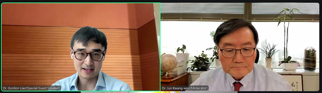 고든 리아오(Gordon Liao·왼쪽) 서클 수석 이코노미스트가 8일 전광우 세계경제연구원 이사장(오른쪽)과 웨비나에서 대담하고 있다.
