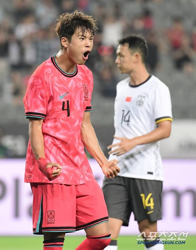 7일 축구대표팀이 용인미르스타디움에서 동아시안컵 중국과 첫 경기를 펼쳤다. 후반 팀의 3번째 골을 성공시킨 대표팀 김주성. 용인=송정헌 기자songs@sportschosun.com/2025.07.07