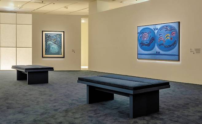 국립현대미술관 과천관 상설전 2부 ‘한국근현대미술 II’에서 공개된 김환기의 방. 이번 상설전 2부 전시의 백미다. 윤형근의 방도 별도 공간으로 조명했다. /국립현대미술관