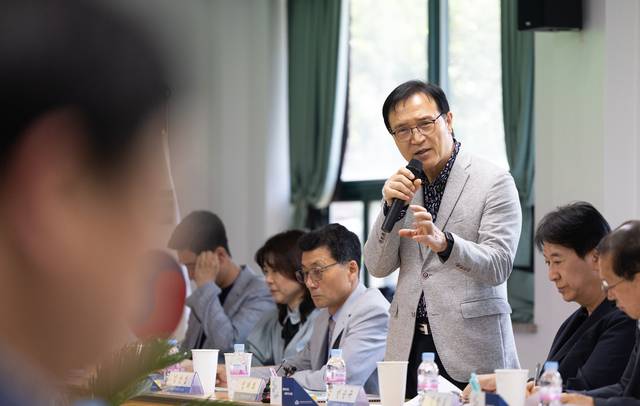 임태희, 미래첨단농업학교 현황 점검 사진제공=경기도교육청