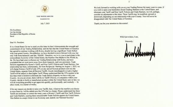 도널드 트럼프 미국 대통령이 7일(현지시간) 이재명 대통령에게 보냈다며 소셜네트워크서비스(SNS)에 공개한 서한. "8월 1일부터 모든 한국산 제품에 25%의 상호 관세를 부과한다"는 내용이 적혀있다. SNS 캡처