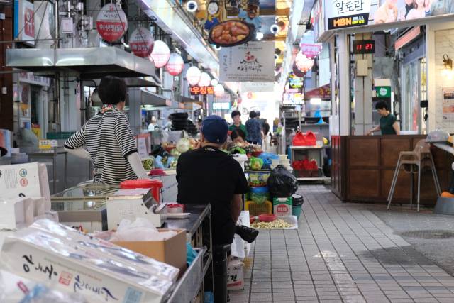 지난 25일 안동 찜닭골목이 한산하다. 안동=황동건 기자
