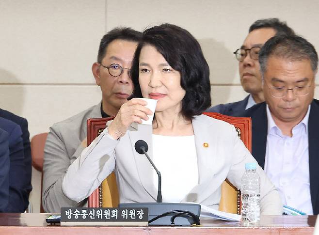 지난 7일 서울 여의도 국회에서 열린 과학기술정보방송통신위원회 전체회의에 참석한 이진숙 방통위원장 (사진=연합뉴스)