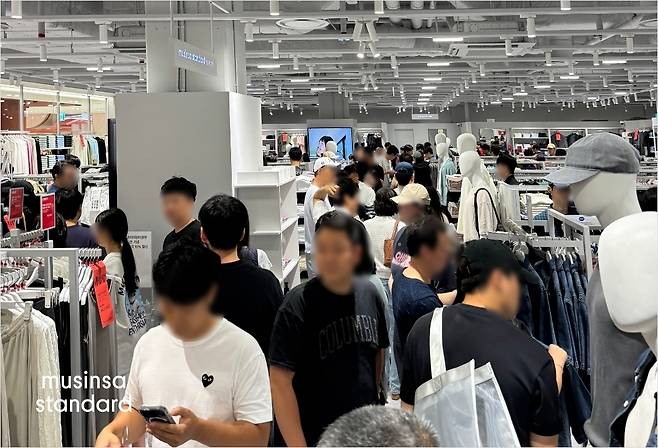 올리브영, 무신사, 다이소, 이른바 '올무다' 3시가 최근 온오프라인 동시에 채널 확장을 성공시킴으로써 이용자수, 소비자 결제액 등이 크게 늘었다.(무신사제공)