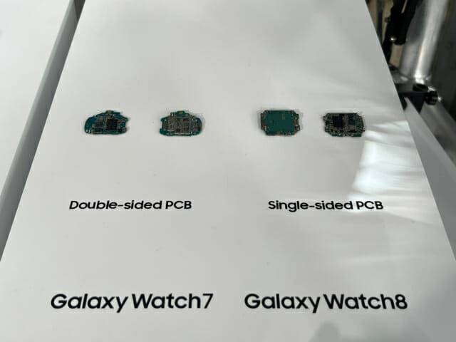 갤럭시 워치7(왼쪽)과 갤럭시 워치8(오른쪽)의 인쇄 회로 기판(PCB) 구조 (사진=지디넷코리아 신영빈 기자)