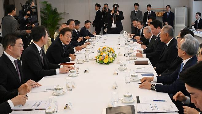 이재명 대통령이 지난달 13일 서울 용산 대통령실청사에서 열린 6경제단체와 기업인 간담회에서 발언하고 있다. 대통령실사진기자단