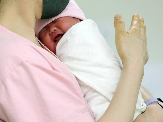 서울 시내 병원에서 태어난 아기. 사진은 기사와 직접 관련 없음. 뉴스1