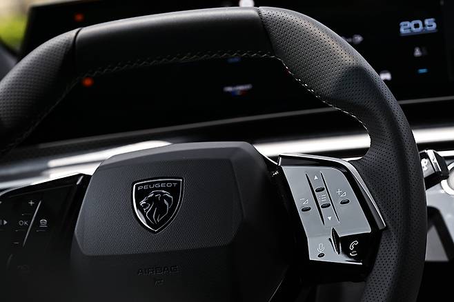 푸조 올 뉴 3008 스마트 하이브리드. 사진: 김학수 기자