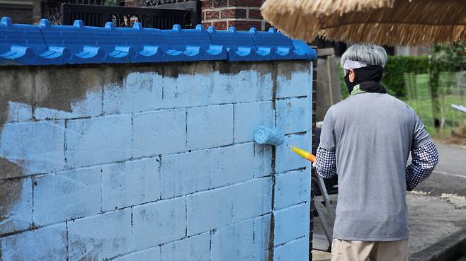 구도심 취약계층 주거환경 개선을 하는 모습 ⓒ아산시