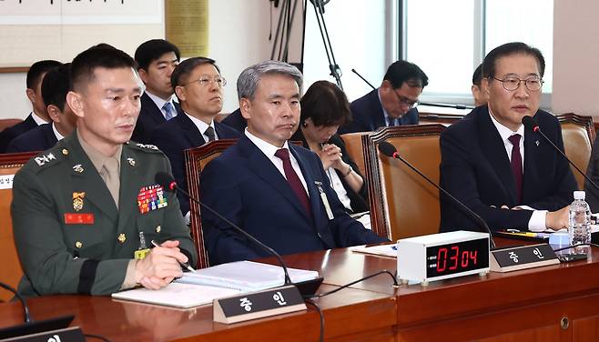 지난 6월 국회에서 열린 법제사법위원회 전체회의 순직 해병 수사 방해 및 사건 은폐 등의 진상규명을 위한 특별검사의 임명 등에 관한 법률안 관련 입법청문회에 증인 및 참고인들이 출석해 있는 모습. 오른쪽부터 박성재 전 법무부 장관, 이종섭 전 국방부 장관, 임성근 전 해병대 1사단장. (사진/뉴스1)
