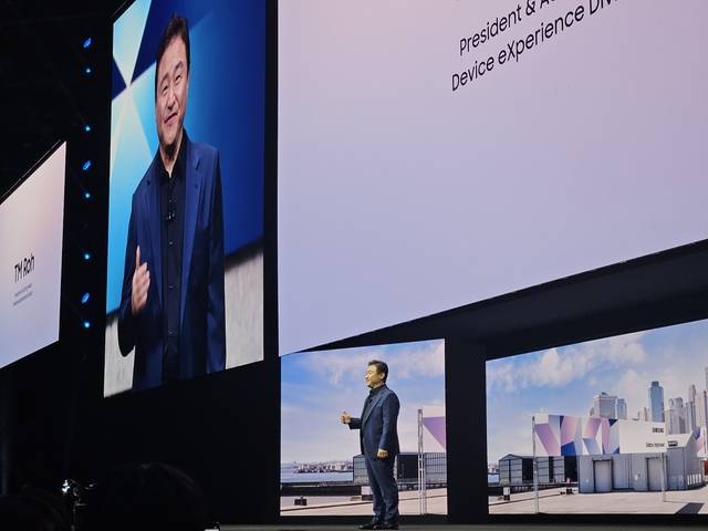 노태문 삼성전자 디바이스경험(DX) 부문장 직무대행(사장)이 미국 뉴욕에서 열린 ‘갤럭시 언팩 2025’에서 발표하고 있다. 김나인 기자