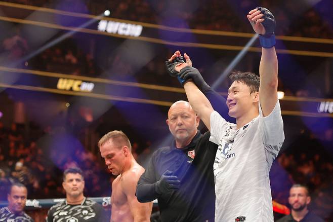 최두호가 랜드웨어를 꺾은 후 기뻐하는 모습. 사진=게티이미지/AFP 연합뉴스