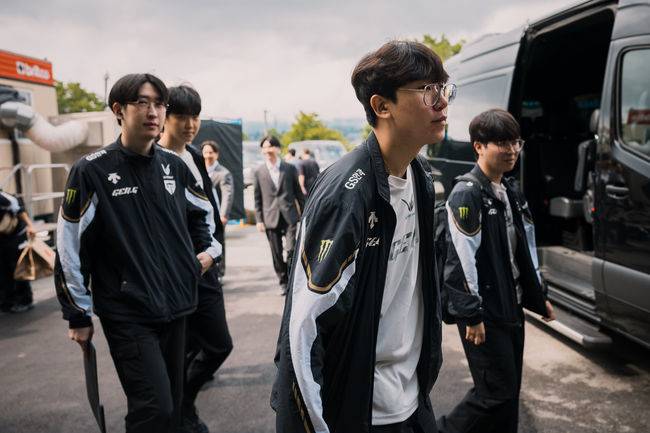 라이엇 게임즈 플리커.