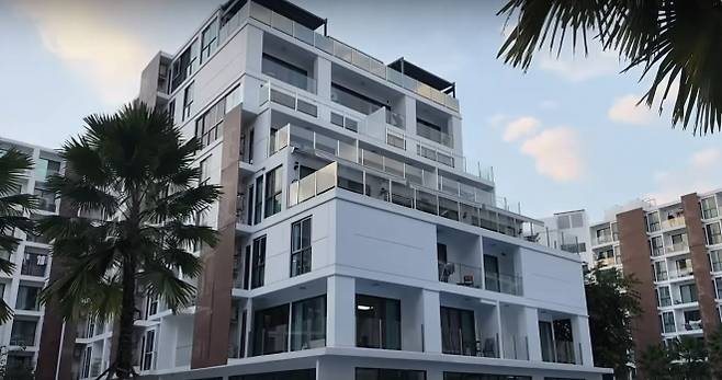 샤오춘 첸(39세)이 월세 63만원에 거주하고 있는 태국 치앙마이의 럭셔리 콘도 모습. 유튜브 캡처