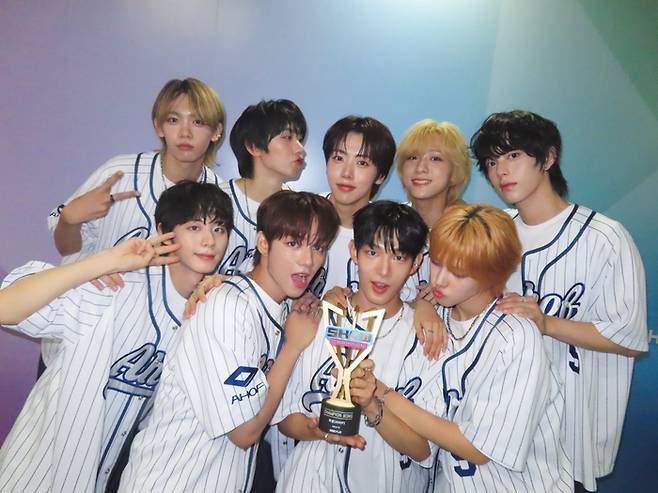 아홉. 사진ㅣ아홉 오피셜