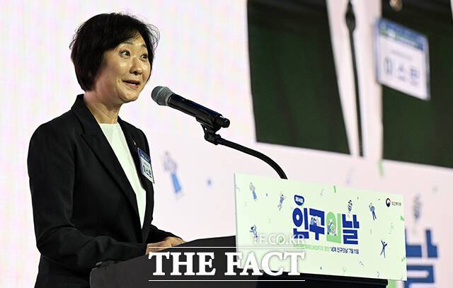 이스란 보건복지부 제1차관이 11일 오후 서울 서초구 JW메리어트호텔에서 열린 제14회 인구의 날 기념행사에 참석해 기념사를 하고 있다. /임영무 기자