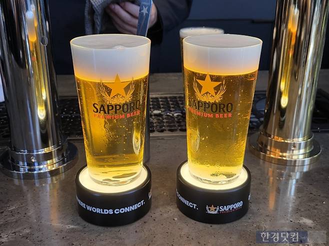 11일 서울 성수동에서 열린 '삿포로 프리미엄 비어스탠드' 오픈 미디어행사에 제품이 진열돼있다./사진=박수림 기자