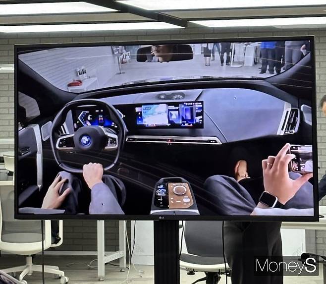 사진은 아우토크립트 자동차 보안 기술 시연 모습. /사진=염윤경 기자